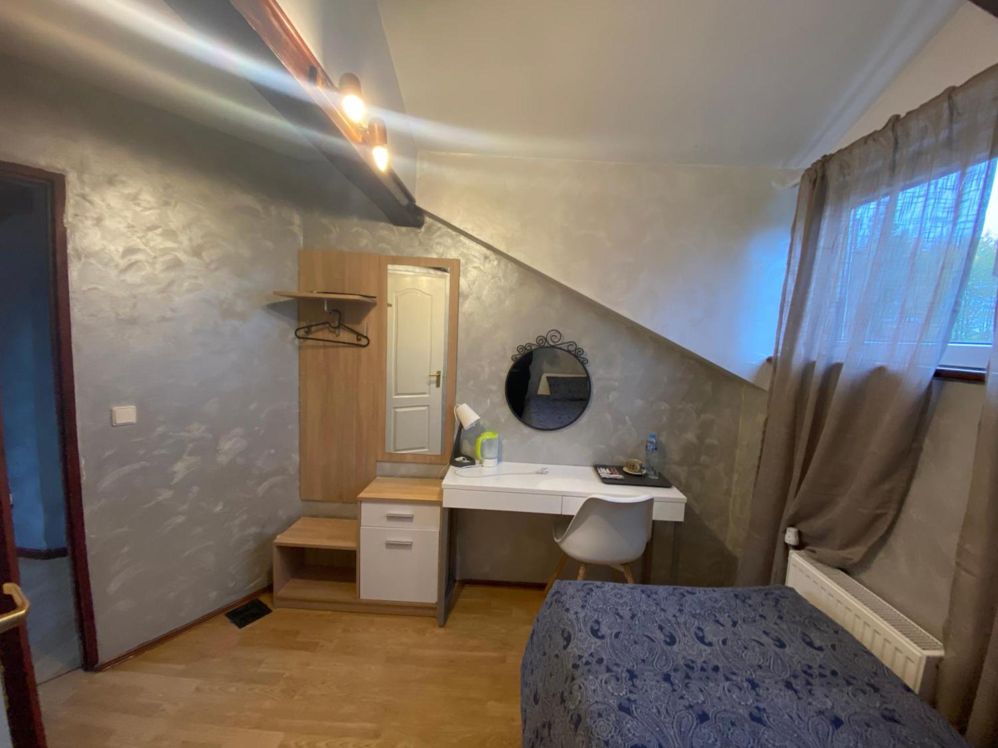 Hostel Homies Inn Celiny  Extérieur photo